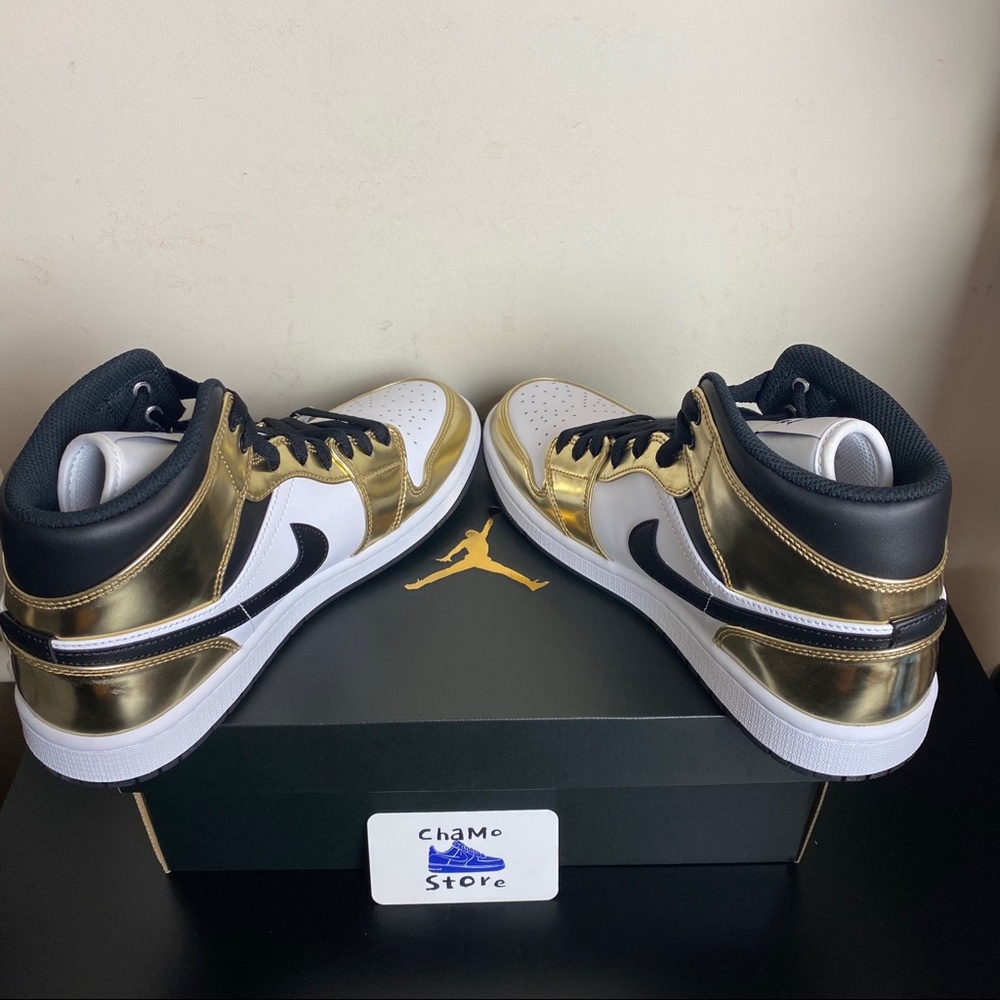 Nike Air Jordan 1 Mid SE Metallic Gold - Picture 5 of 8